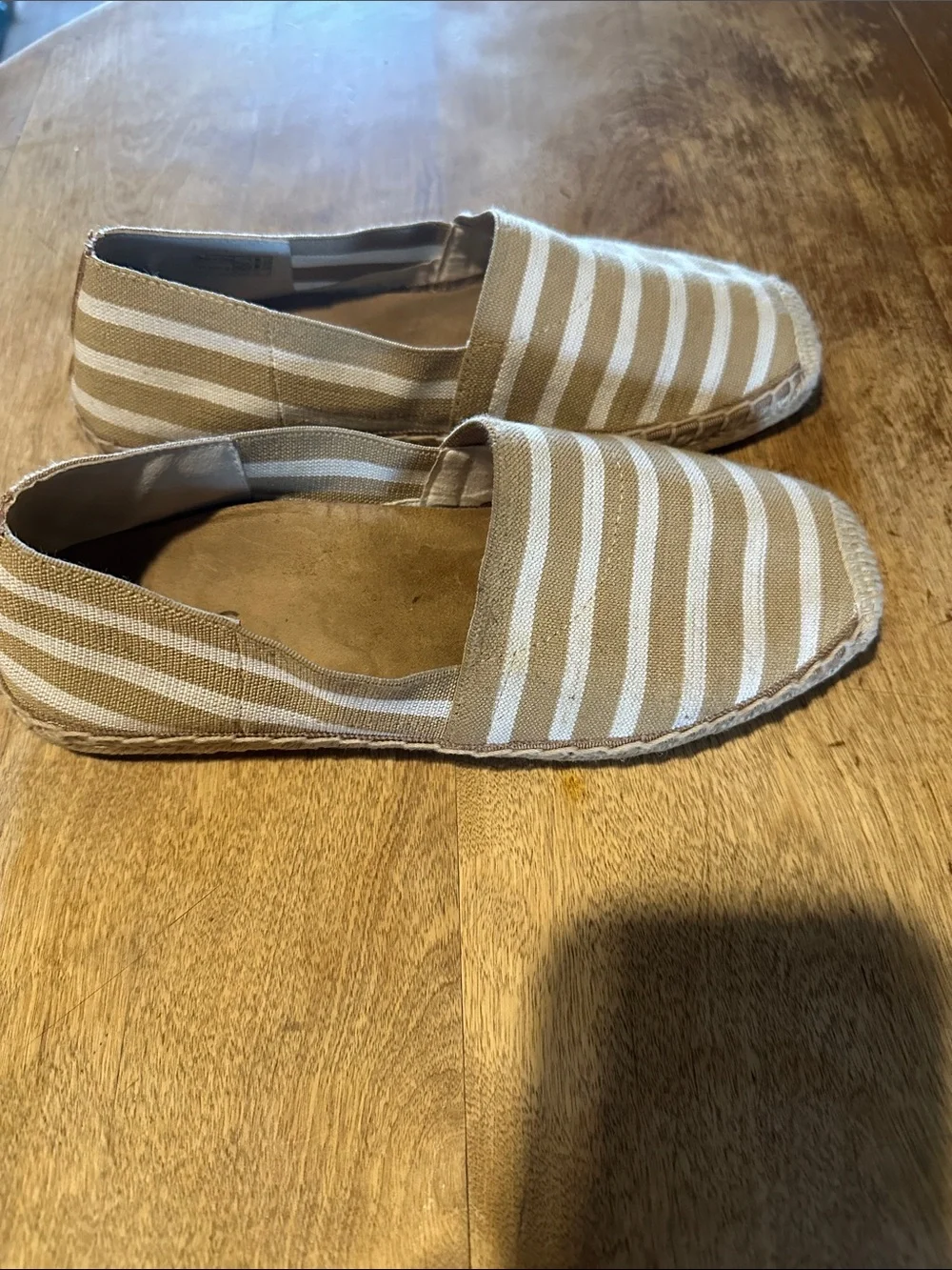 Vionic striped canvas